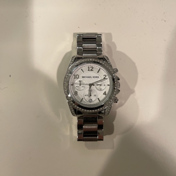 Michael Kors Watch - Picture 2 of 4